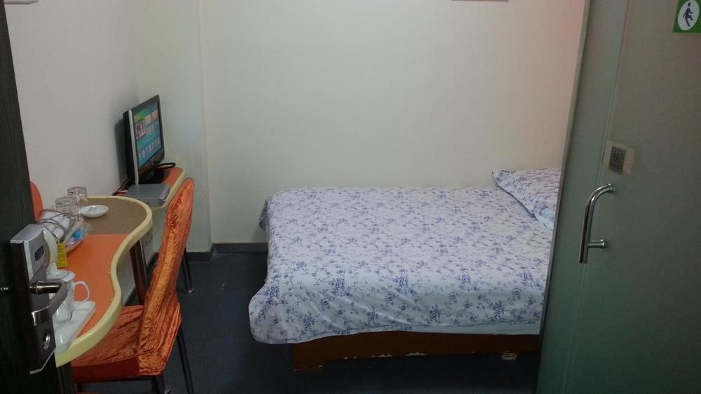 Motel 168 Hotel Urumqi Bagian luar foto