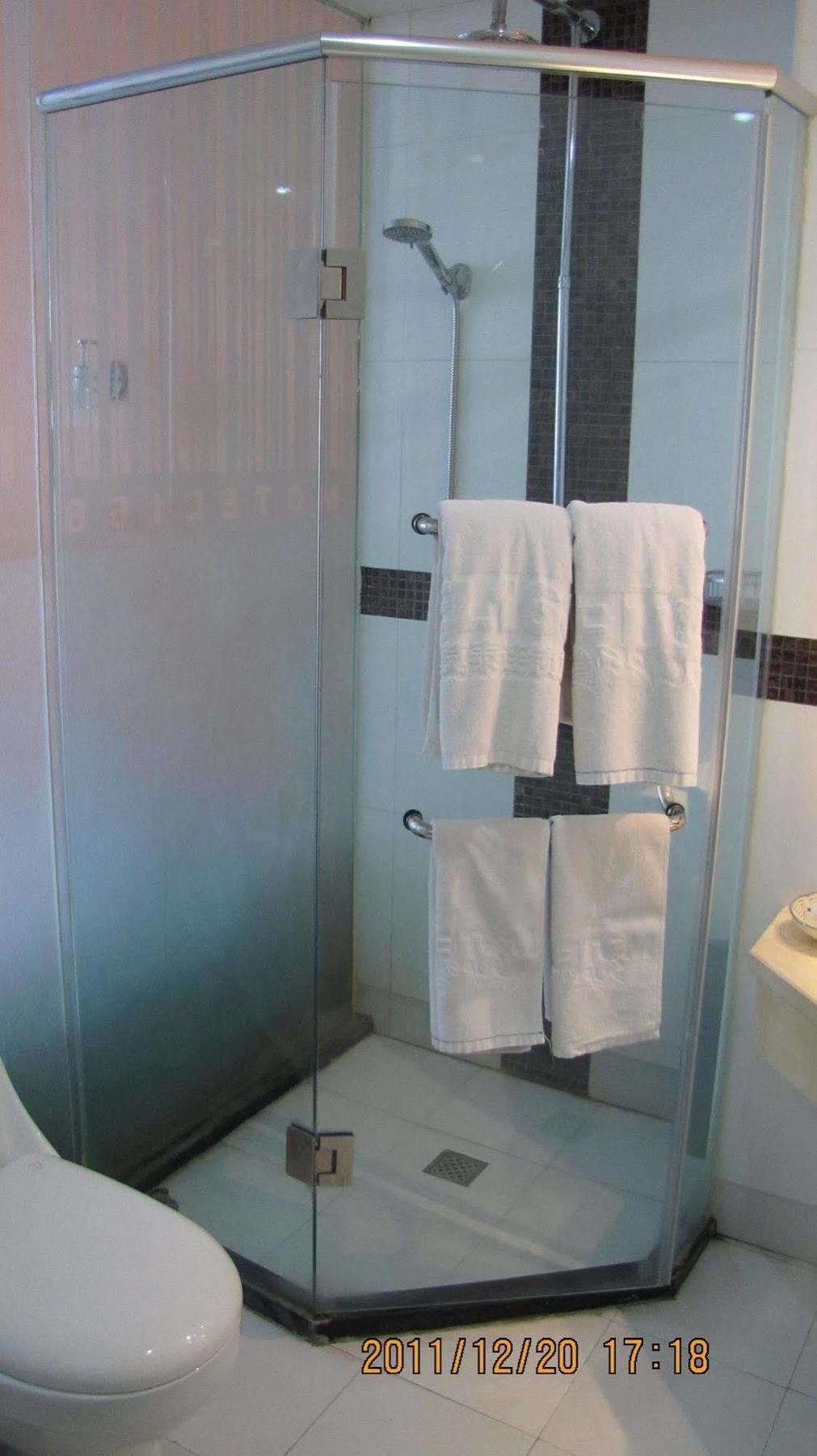 Motel 168 Hotel Urumqi Bagian luar foto